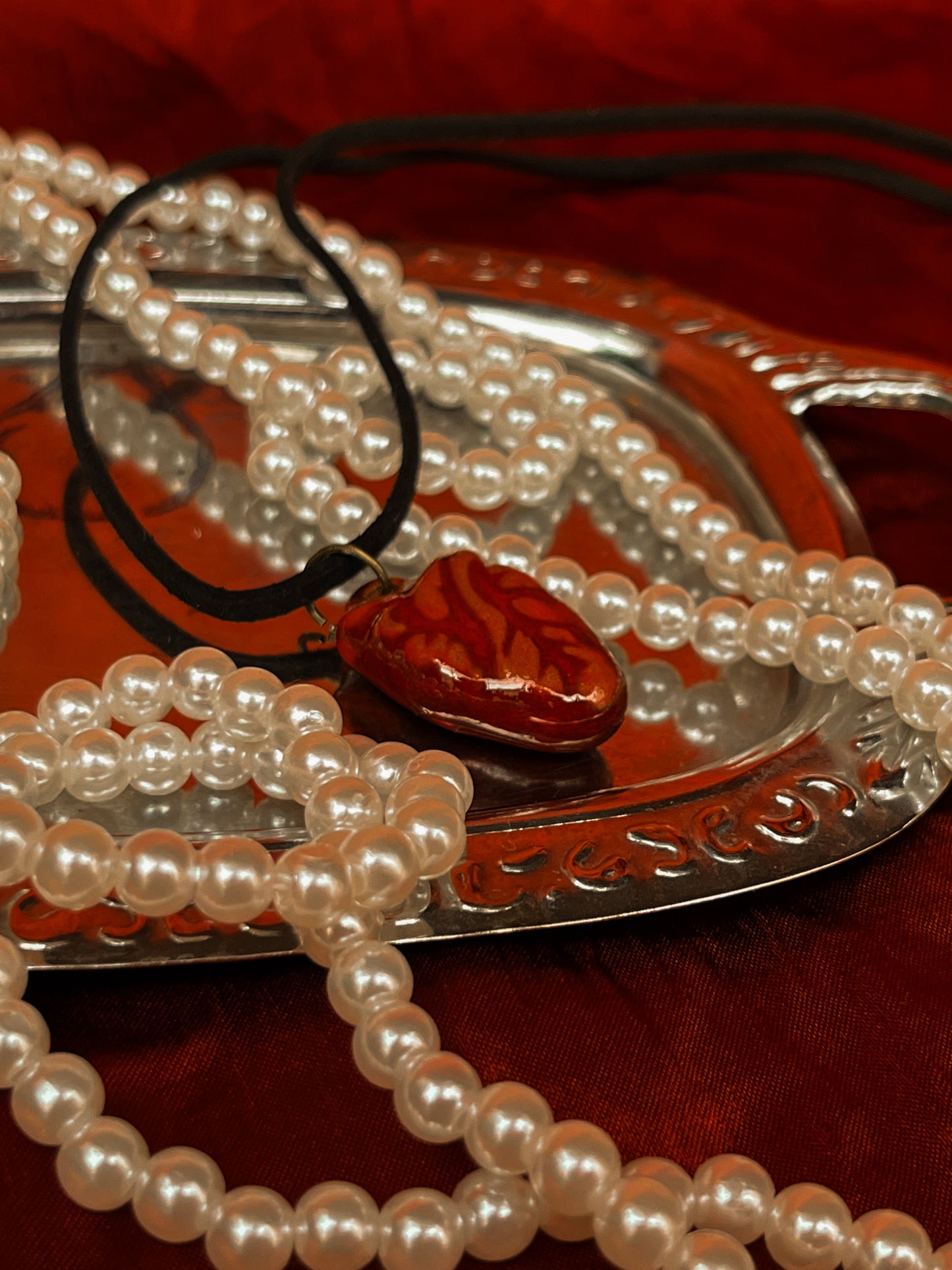 Colgante de Corazón Anatómico de Cerámica